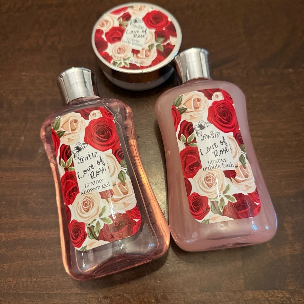 Valentines Rose Scented Body Bundle - NEW - Picture 2 of 5